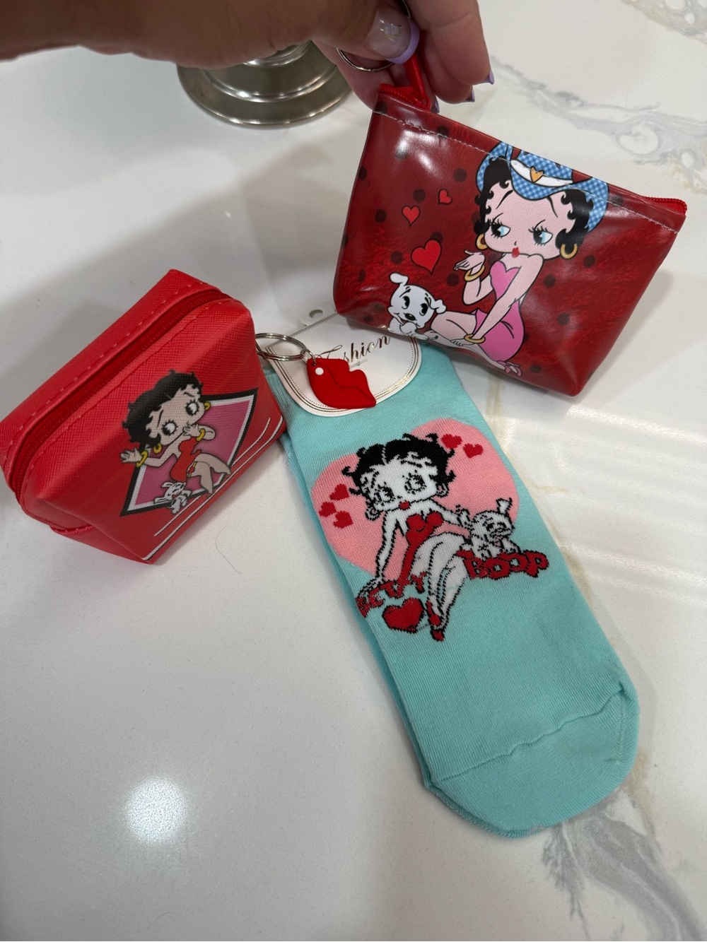 Betty Boop 3 piece set 1 Coin Pouch, cosmetic pouch and Socks, nwt - Picture 4 of 6